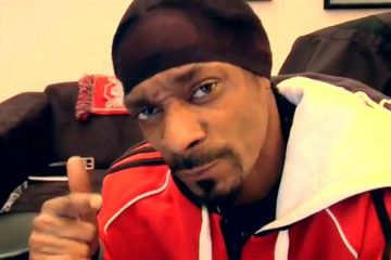 snoop dog gives a thumbs up for top songs to have sex to