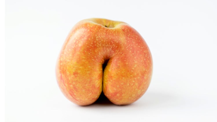 Eating ass: this peach looks like an ass